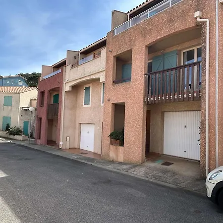 Holiday home Maison Bord De A Avec Terrasse Et Garage - Fr-1-225c-164