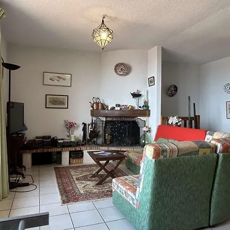 Maison Bord De A Avec Terrasse Et Garage - Fr-1-225c-164 *